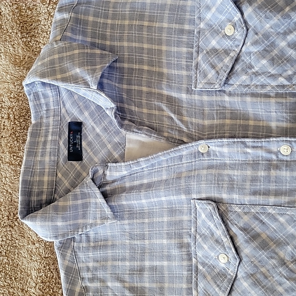 Untuckit Like new women's L long sleeve button up